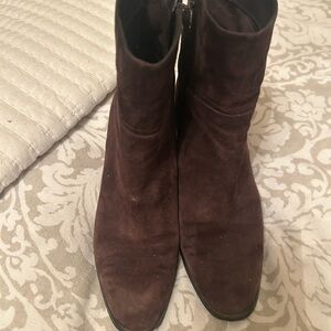 Elegant Brown Suede Women's Boots